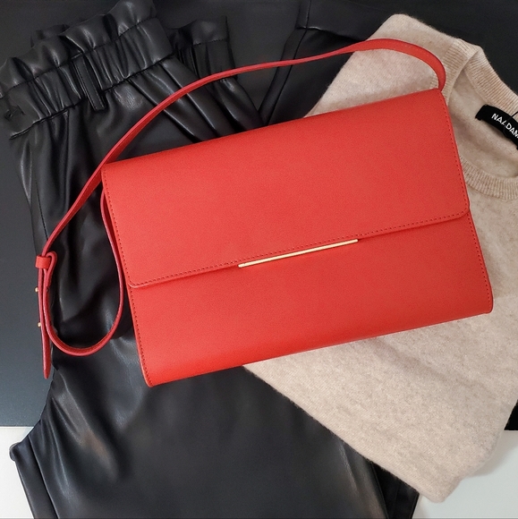 Cuyana Handbags - Cuyana Convertible Clutch Shoulder Bag